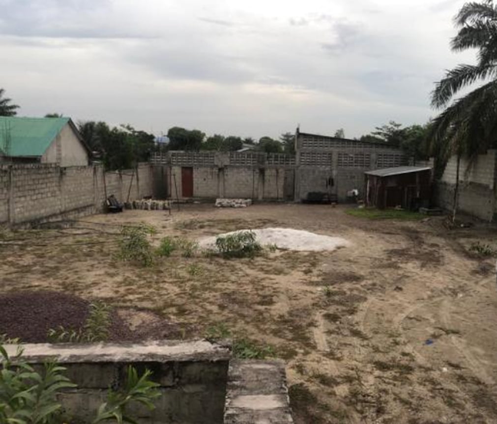 Réhabilitation d'une maison unifamiliale à KINKOLE à Kinshasa